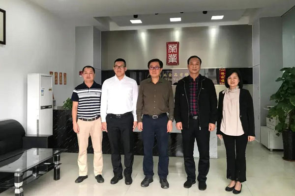黃圃鎮(zhèn)黨委書記關(guān)瑞麟到榮業(yè)食品調(diào)研，寄語譜寫高質(zhì)量發(fā)展的時代華章